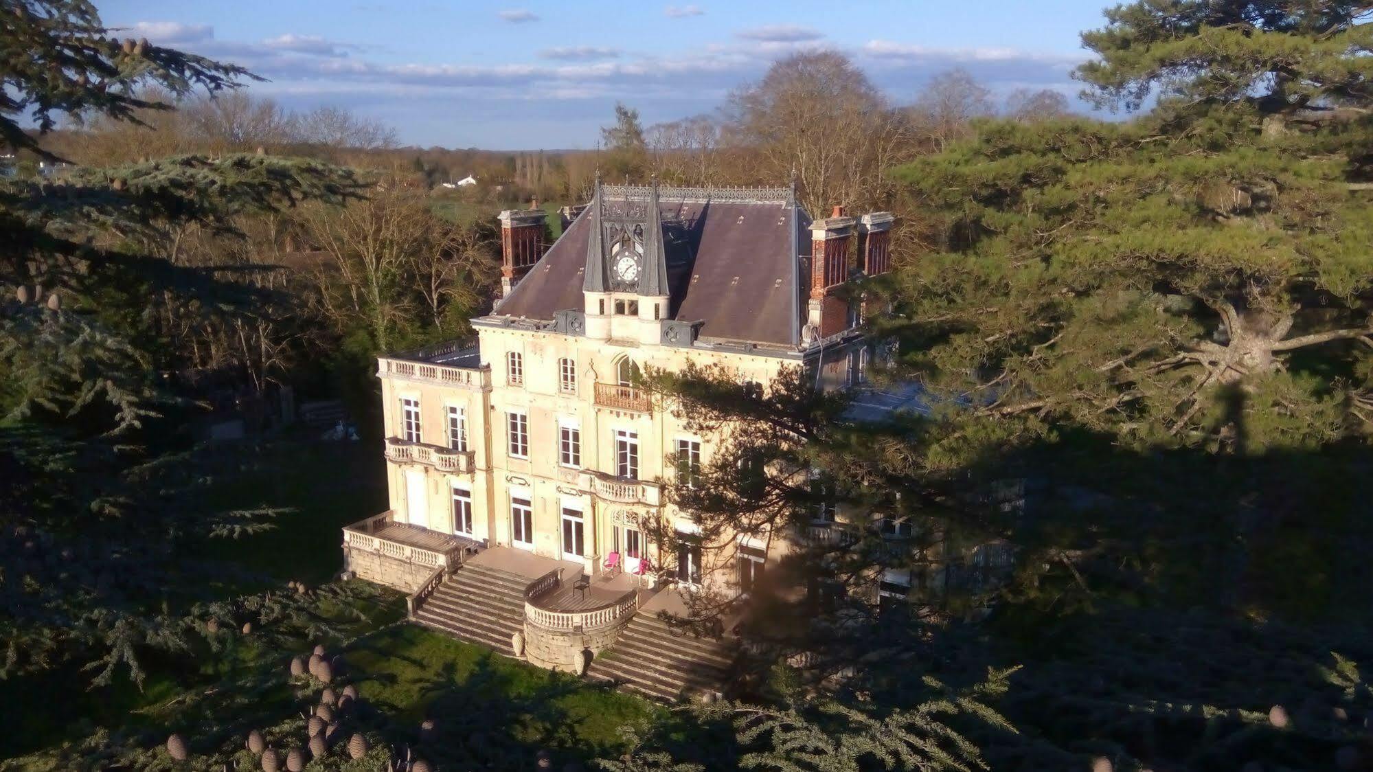 Chateau De La Rocherie Nevers Nord / Alojamento de Acomodação e Pequeno-almoço